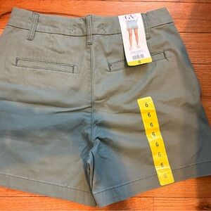 Stylish Green Women Shorts